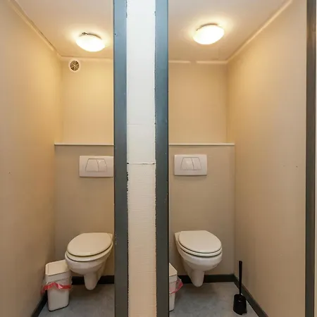 With Sauna, Liege Ouffet