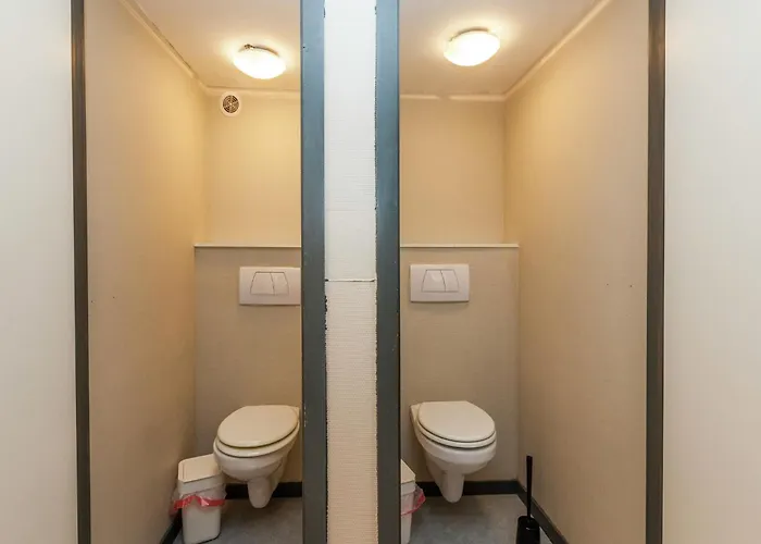 With Sauna, Liege Ouffet